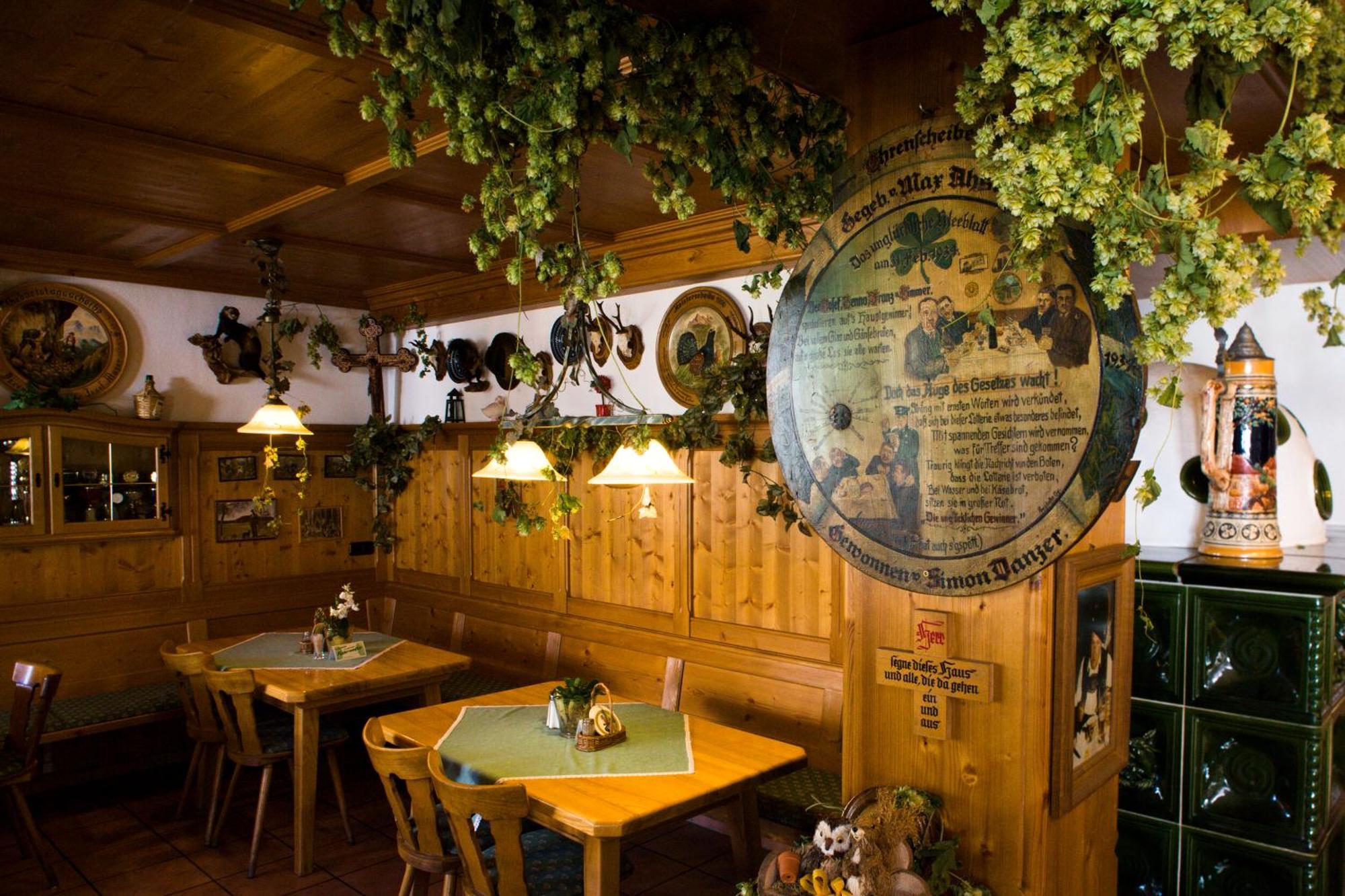 Hotel Landgasthof Zum Schildhauer Halfing Exterior photo